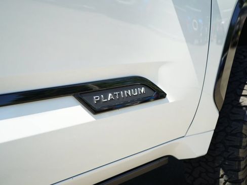 Used 2024 Toyota Tundra Platinum AWD/4WD image 39