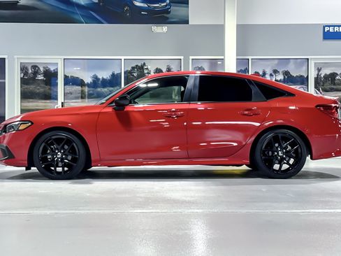 Used 2024 Honda Civic Sport image 2