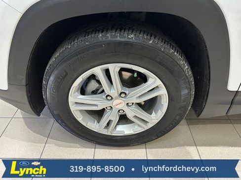 Used 2024 GMC Terrain SLE w/ Driver Convenience Package image 27