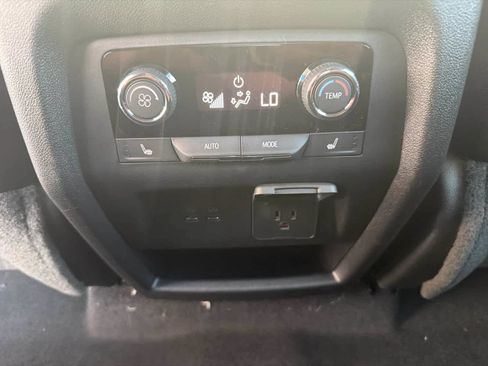 New 2026 Chevrolet Traverse RS w/ LPO, Floor Liner Package FWD image 28