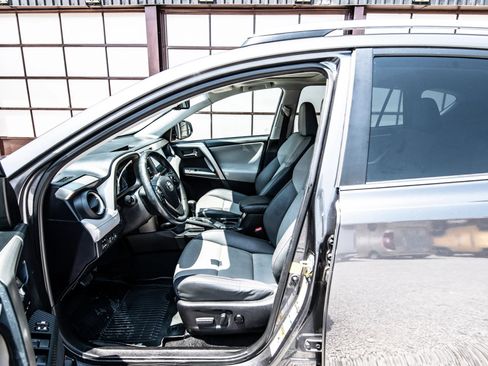 Used 2014 Toyota RAV4 Limited w/ Technology Package AWD/4WD image 22