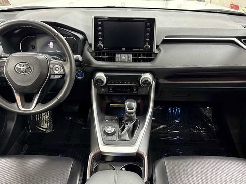 Used 2020 Toyota RAV4 Limited image 26