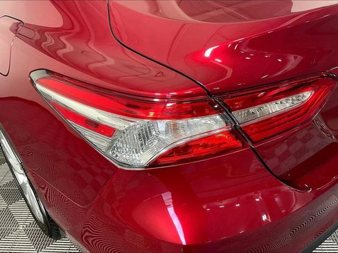 Used 2019 Toyota Camry LE image 39