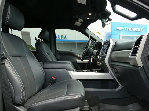 Used 2022 Ford F250 Lariat w/ Black Appearance Package AWD/4WD image 13