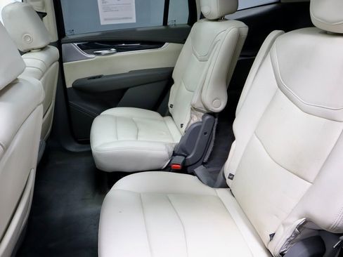 Used 2023 Cadillac XT6 Premium Luxury w/ Technology Package image 23