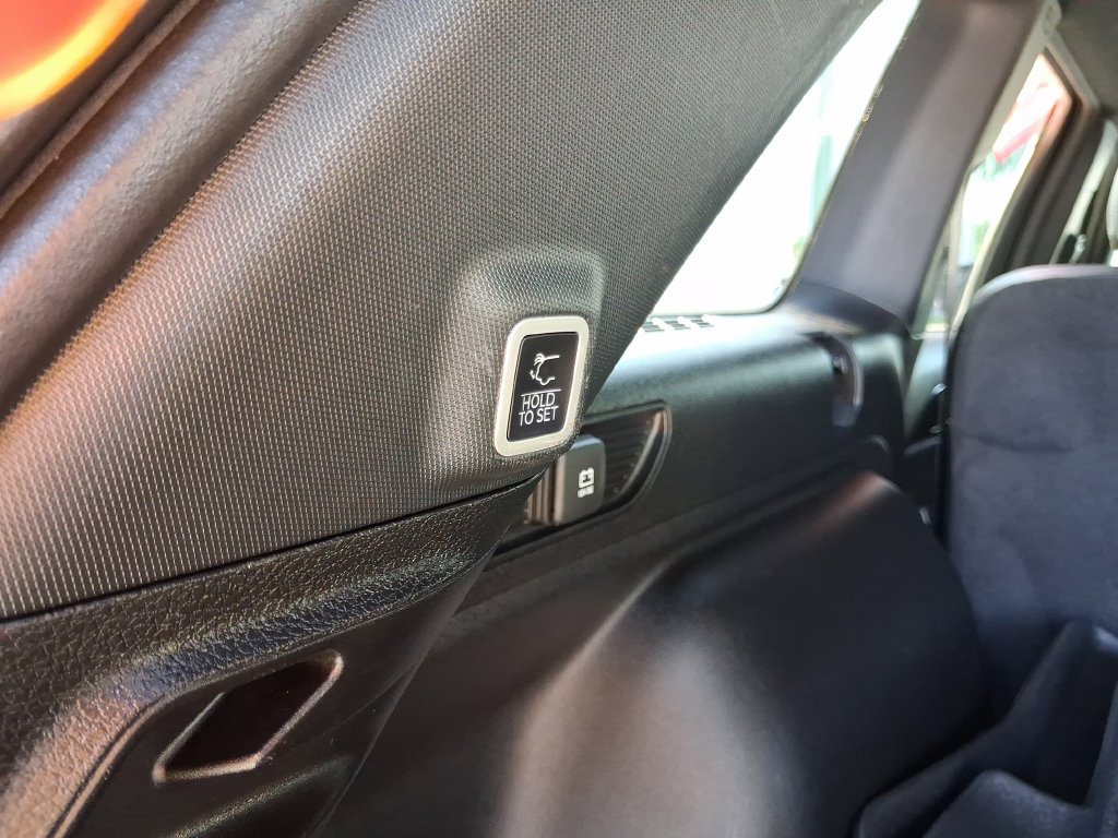 Used 2024 Jeep Grand Cherokee Altitude RWD image 13