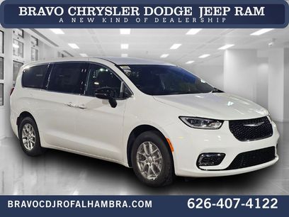 New 2026 Chrysler Pacifica Select