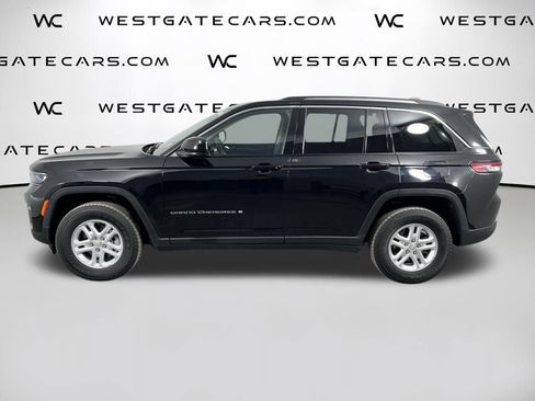 Used 2023 Jeep Grand Cherokee Laredo image 5