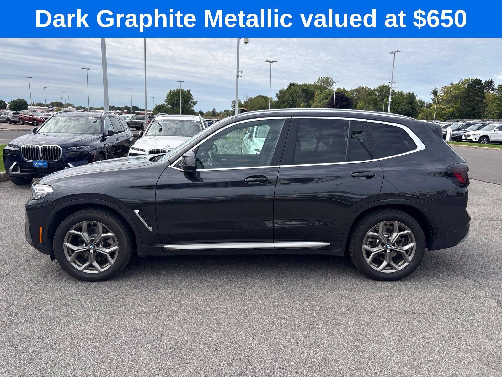 Used 2024 BMW X3 xDrive30i w/ Premium Package AWD/4WD image 3