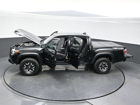 Used 2020 Toyota Tacoma TRD Off-Road w/ Technology Package AWD/4WD image 39
