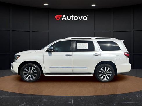 Used 2021 Toyota Sequoia Limited w/ Safety & Convenience Package AWD/4WD image 2