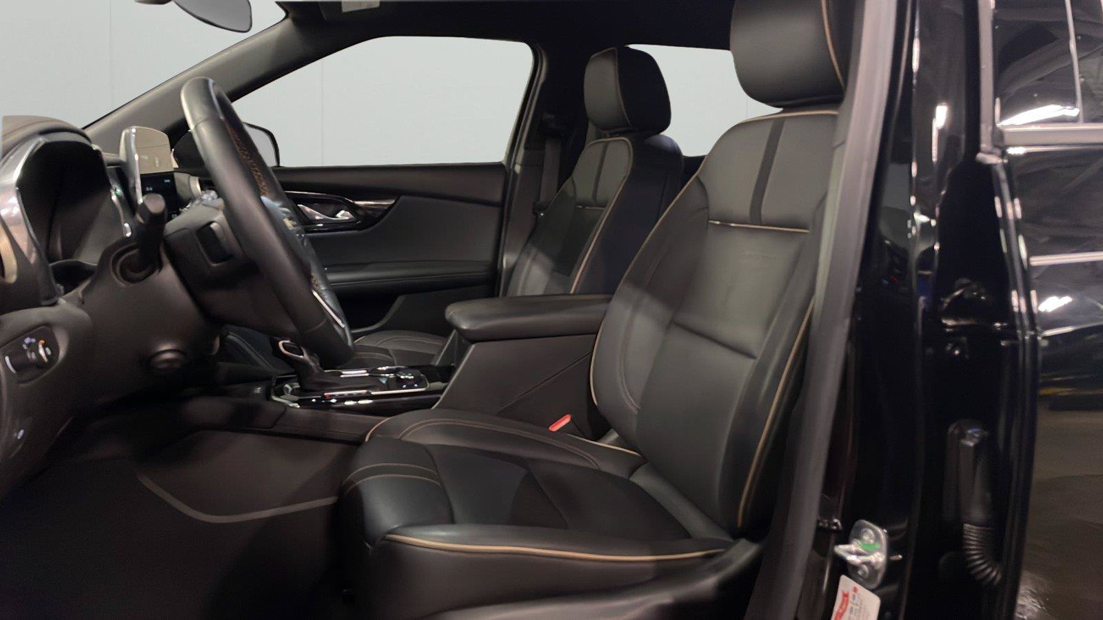 Used 2024 Chevrolet Blazer Premier w/ Enhanced Convenience Package FWD image 10