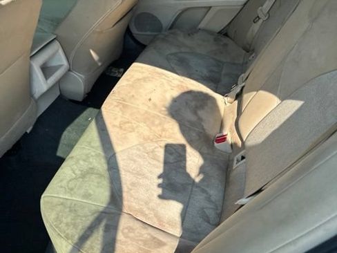 Used 2019 Toyota Camry LE FWD image 3