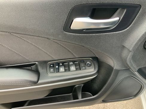 Used 2022 Dodge Charger SXT image 10