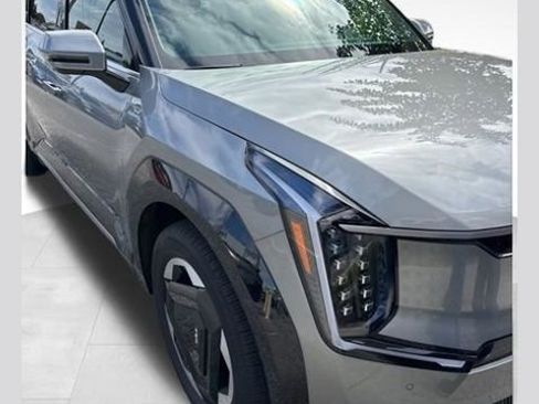 Used 2024 Kia EV9 Land AWD/4WD image 1