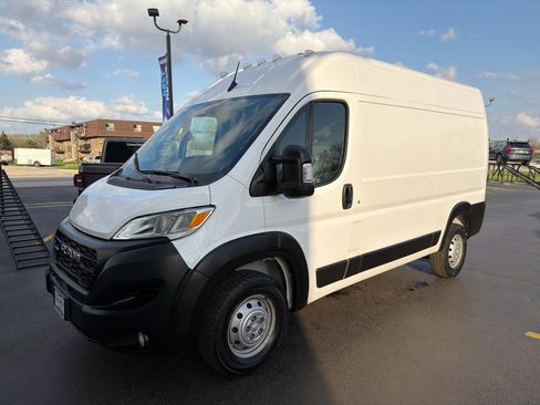 Used 2023 RAM ProMaster 2500 w/ Convenience Group image 2