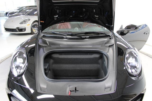 Used 2025 Porsche 911 Carrera RWD image 35