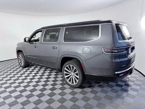 Used 2023 Jeep Grand Wagoneer L Series II image 5