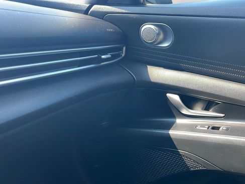 Used 2023 Hyundai Elantra SEL FWD image 25