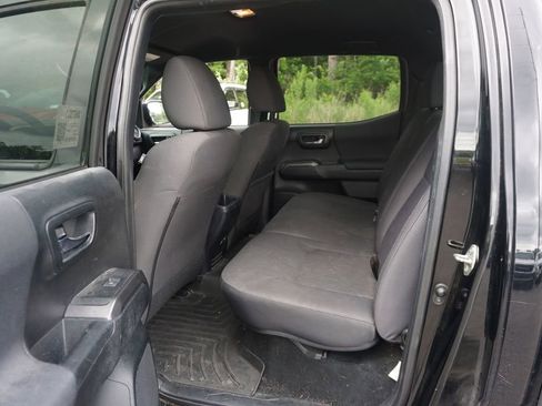 Used 2017 Toyota Tacoma TRD Off-Road w/ Tow Package (A/T) AWD/4WD image 12