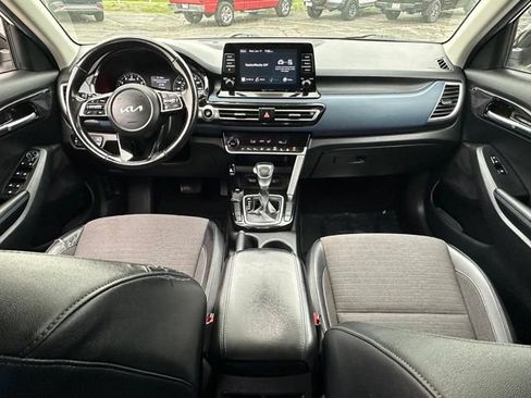 Used 2023 Kia Seltos S FWD image 32