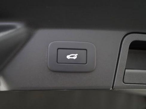 Used 2024 Land Rover Range Rover Velar Dynamic SE image 76