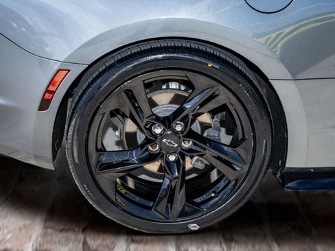 Used 2021 Chevrolet Camaro LT image 34