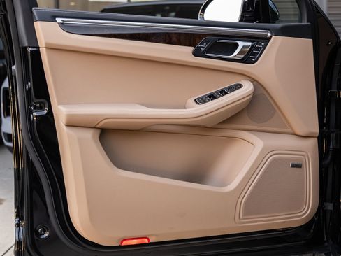 Certified 2026 Porsche Macan S AWD/4WD image 20