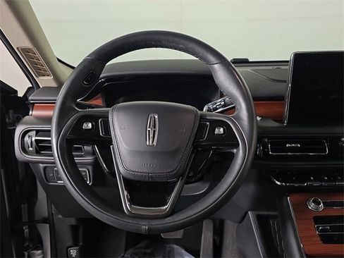 Used 2021 Lincoln Aviator Reserve w/ Equipment Group 202A image 10