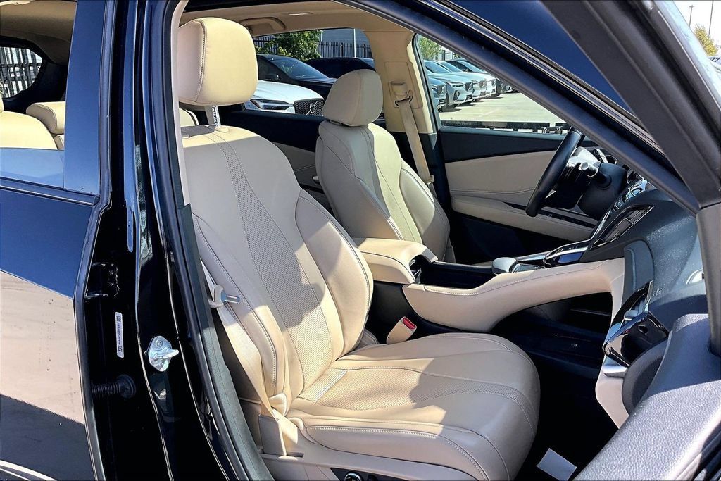 Used 2023 Acura RDX w/ Technology Package FWD image 9