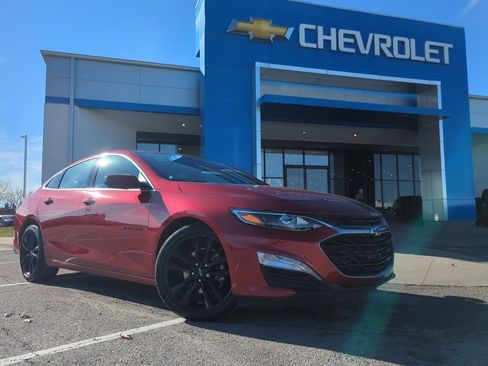 Used 2021 Chevrolet Malibu LT w/ Leather Package image 1