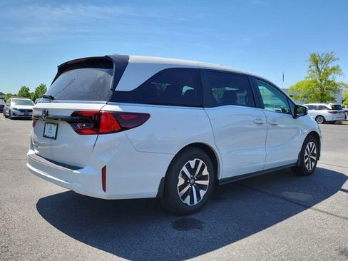 Certified 2026 Honda Odyssey EX-L image 4