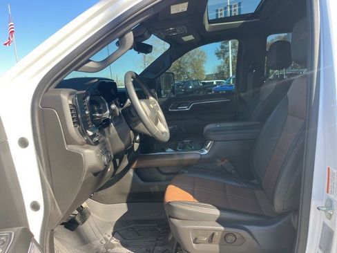 Used 2024 Chevrolet Silverado 2500 High Country w/ Technology Package image 17