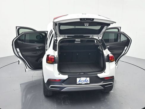 Used 2024 Buick Encore GX Preferred w/ Comfort Package FWD image 44