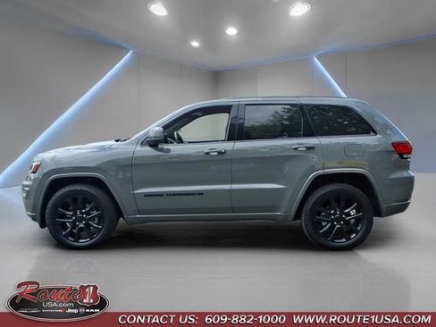 Used 2022 Jeep Grand Cherokee Laredo X AWD/4WD image 7