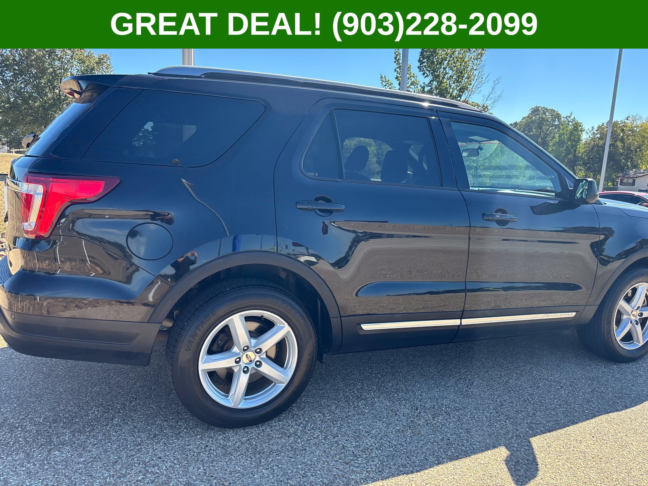 Used 2018 Ford Explorer XLT FWD image 14