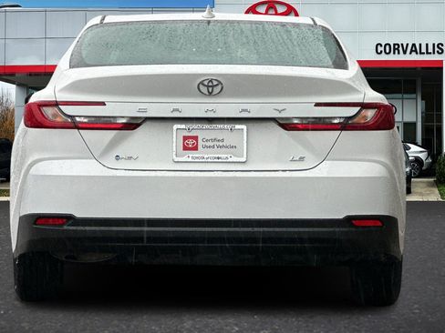 Used 2025 Toyota Camry LE image 5
