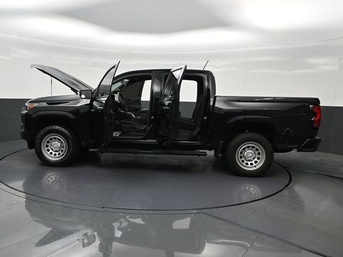 Used 2025 Chevrolet Colorado W/T RWD image 35
