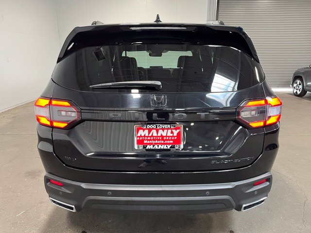 Used 2025 Honda Pilot Black Edition image 4