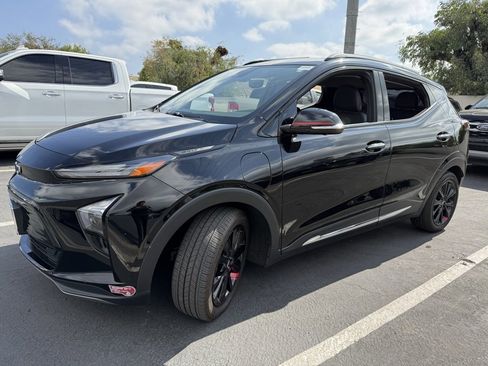 Certified 2023 Chevrolet Bolt EUV Premier w/ Redline Edition image 3