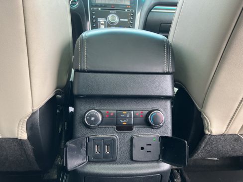 Used 2016 Ford Explorer Platinum AWD/4WD image 38