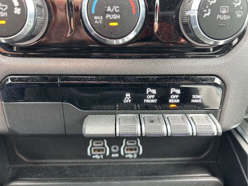 Used 2026 RAM 1500 Big Horn AWD/4WD image 32