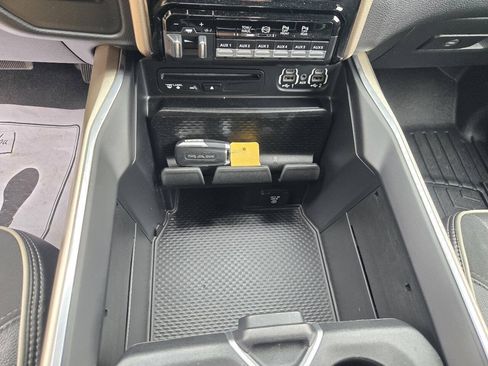 Used 2019 RAM 2500 Laramie w/ Night Edition AWD/4WD image 13