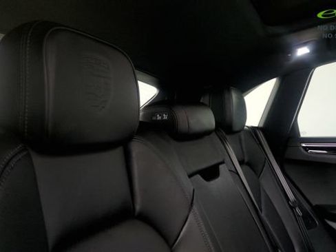 Used 2024 Porsche Macan S AWD/4WD image 39