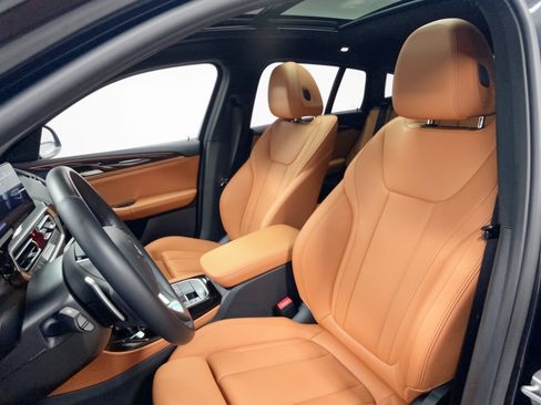 Certified 2025 BMW X4 xDrive30i AWD/4WD image 5