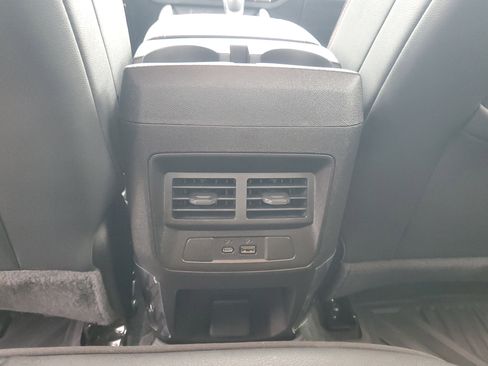 Used 2024 GMC Canyon AT4X image 9