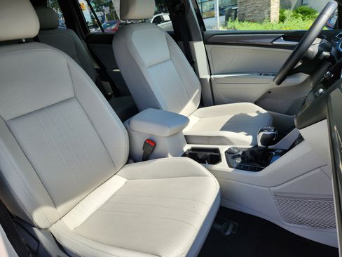 Certified 2023 Volkswagen Tiguan SE R-Line AWD/4WD image 14