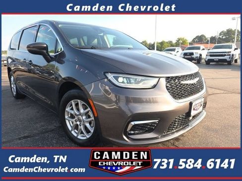 Used 2023 Chrysler Pacifica Touring-L FWD image 1