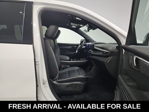 Used 2025 Buick Enclave Sport Touring image 13