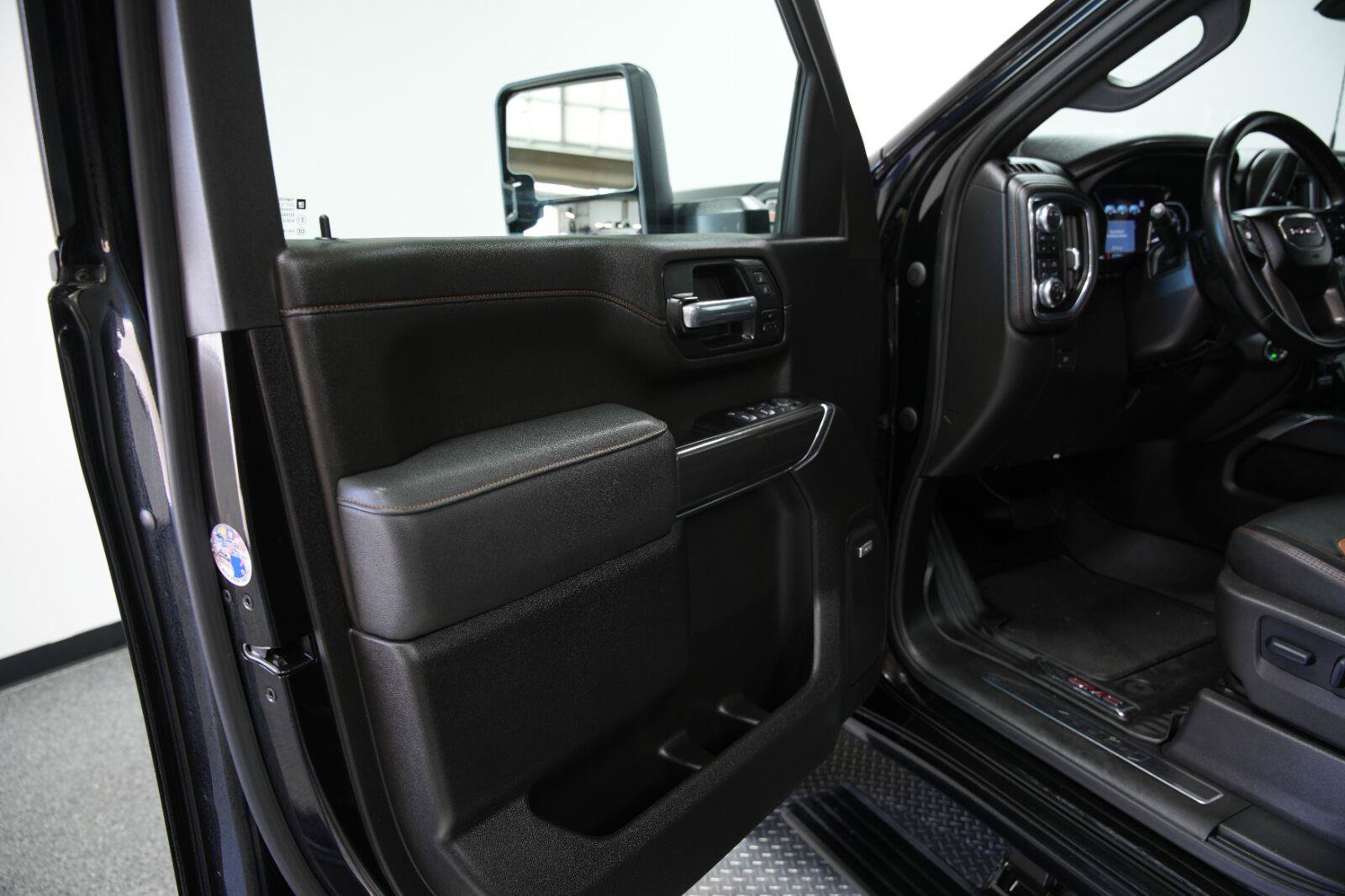 Used 2023 GMC Sierra 3500 AT4 w/ AT4 Premium Plus Package AWD/4WD image 40